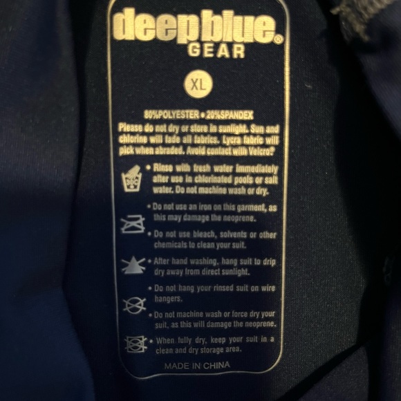 Palm Beach “The Breakers” navy & white deep blue gear water shirt - Picture 6 of 6